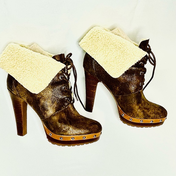 Michael Kors Lara Sherpa Cuffed Studded Platform Faux Shearling Bootie Heel - Picture 5 of 14